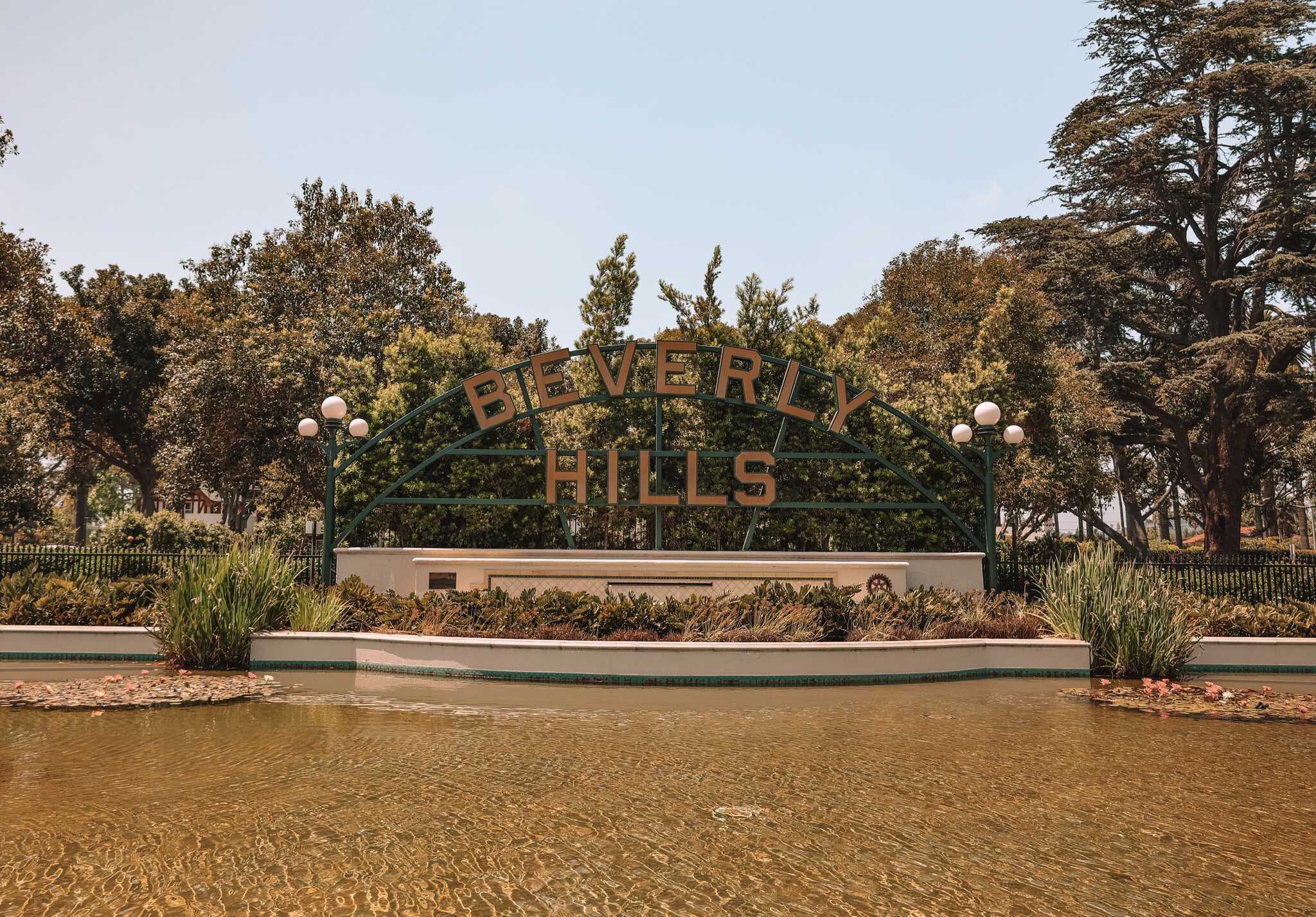 LA