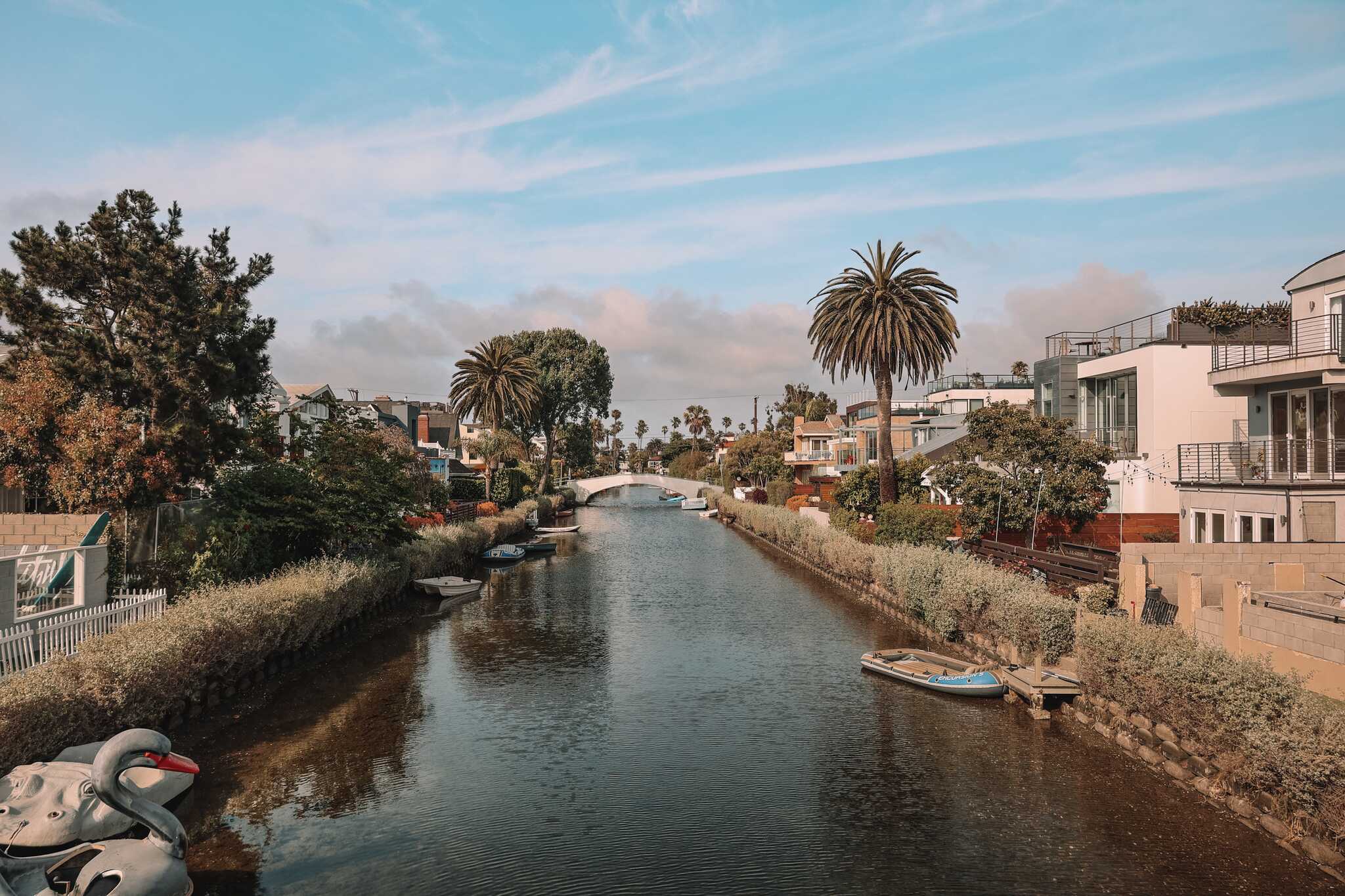 LA