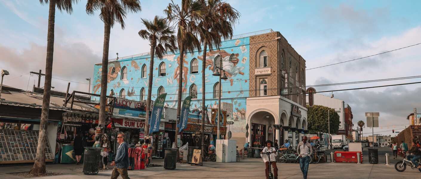 LA