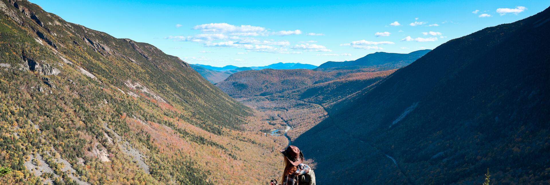 Panoramic view over Crawford Notch Valley from Mount Willard summit